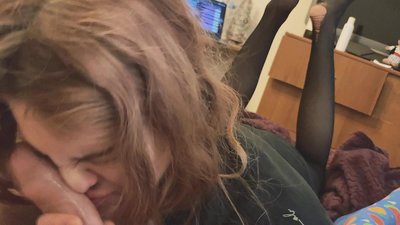 घशातील डिक, फाटलेल्या पँटीहोज आणि फाटलेल्या टाचांना भेटायला छान